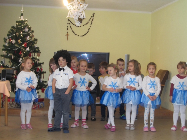Vianočný program deti z MŠ Hriňová