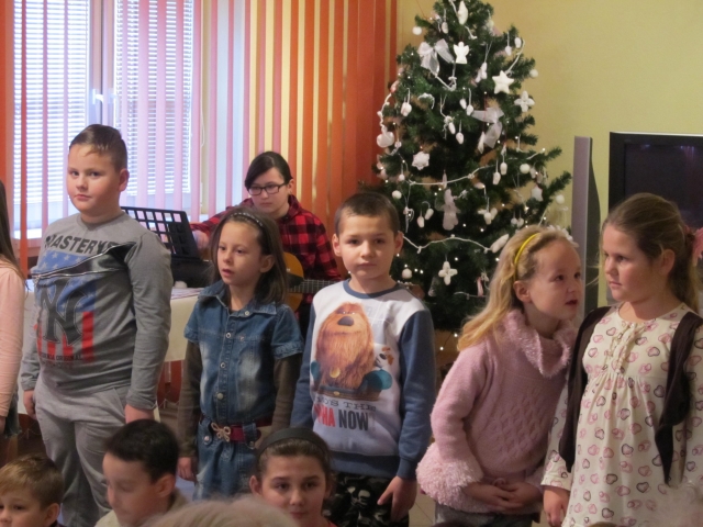 Vianočný program detí z ŠKD Krivec